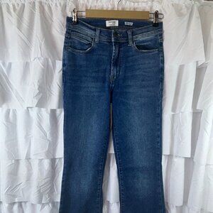 Kensie Jeans The Savannah High Rise flared size 4/27 medium blue wash
